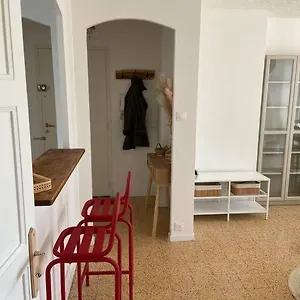 Beau T3 Proche Base Navale Et Ecoles Superieures Appartement